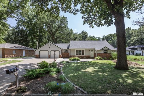 3002 W Brookside Dr, Peoria, IL, 61615-4012 | Card Image