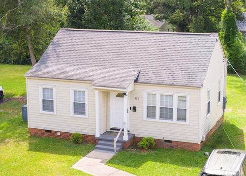 915 Anarine Rd, Fayetteville, NC, 28303-4201 | Card Image