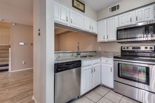 Updated kitchen with recently replaced appliances . | Image 6