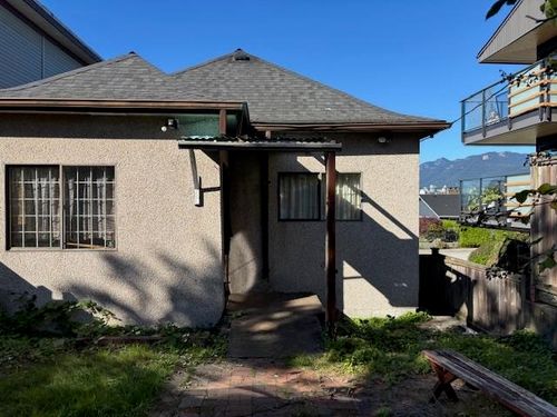 2318 Wall St, Vancouver, BC, V5L1B7 | Card Image