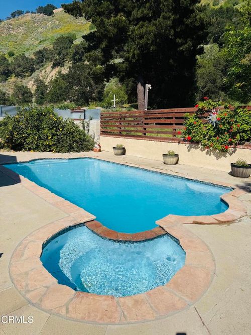 8994 Nye Rd, Ventura, CA, 93001-1013 | Card Image