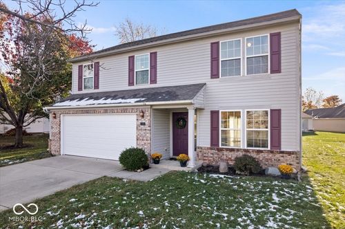 825 W Muskegon Dr, Greenfield, IN, 46140-7119 | Card Image