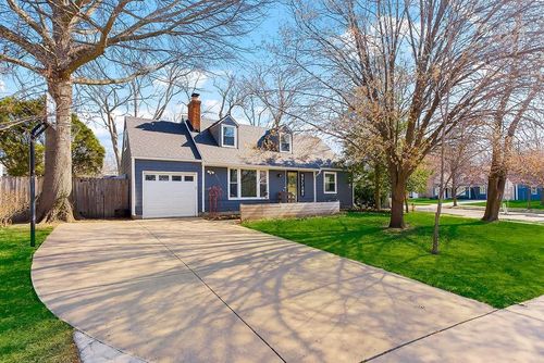 7409 Ash St, Prairie Village, KS, 66208-2443 | Card Image