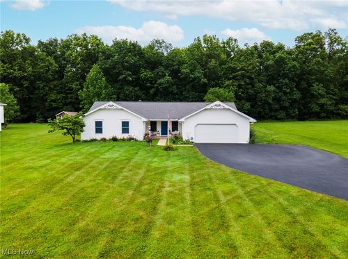 2396 Camelot Dr, Columbiana, OH, 44408-8409 | Card Image