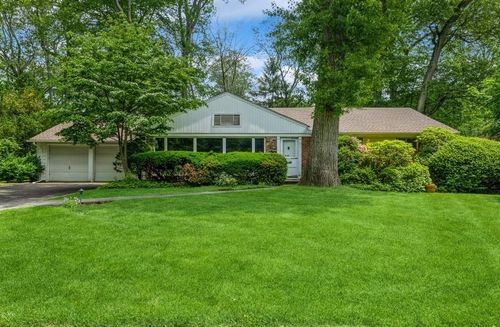 190 Revere Rd, Roslyn Heights, NY, 11577-1645 | Card Image