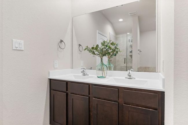 Primary Bathroom | Image 22