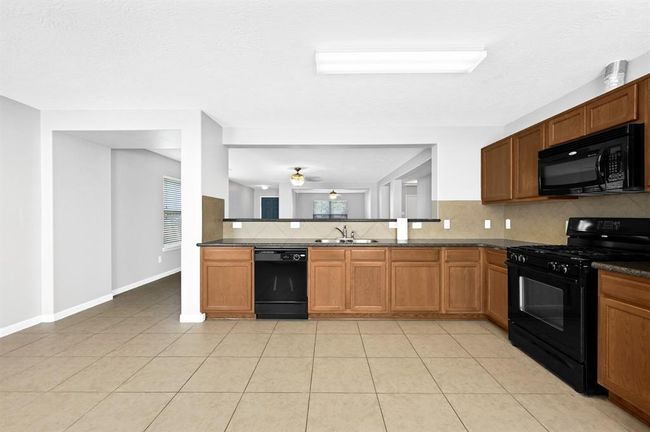 Kitchen. | Image 9