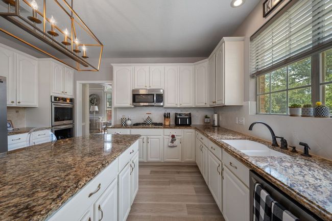 10001 Lachlan Dr, House other with 5 bedrooms, 3 bathrooms and null parking in Austin TX | Image 8