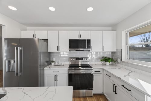 1301 Bernhard Rd, Columbus, OH, 43227-2026 | Card Image