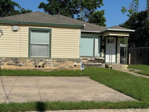 207 Merritt St, River Oaks, TX, 76114-3954 | Card Image