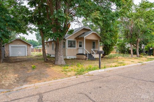 757 Nw 2nd St, Ontario, OR, 97914 | Card Image