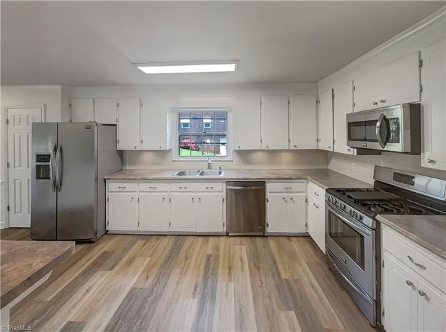 6980 Kenbridge Dr, House other with 3 bedrooms, 3 bathrooms and null parking in Clemmons NC | Image 6