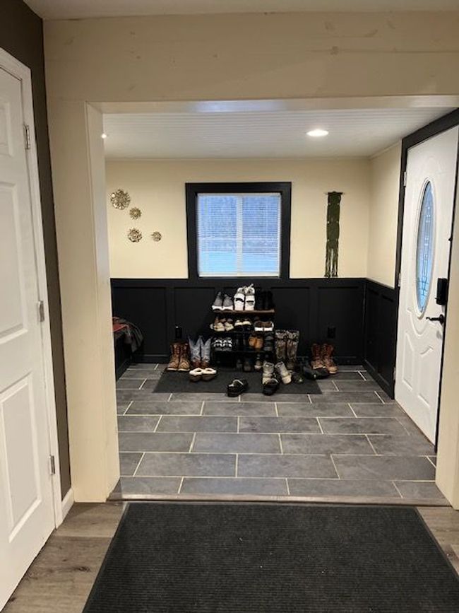 Foyer back door | Image 23