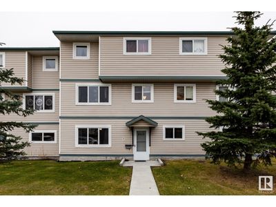 8439 29 Ave Nw, Townhouse with 3 bedrooms, 1 bathrooms and null parking in Edmonton AB | Image 1