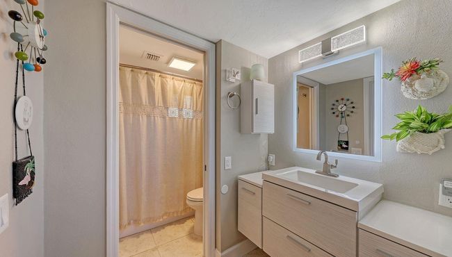 225 Woodland Dr, Condo with 2 bedrooms, 2 bathrooms and null parking in OSPREY FL | Image 31