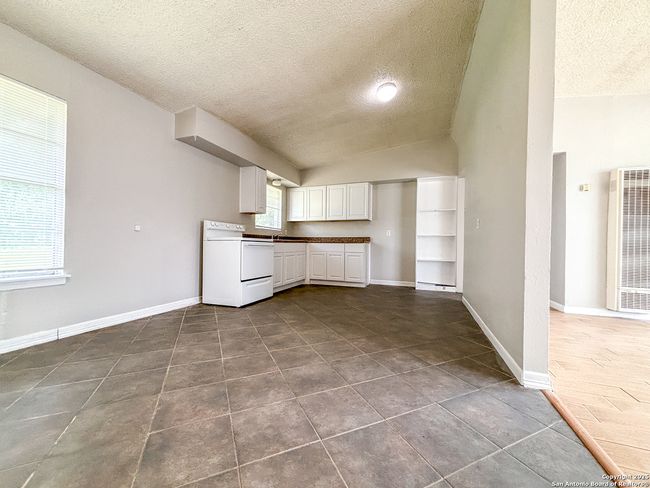319 Hialeah Ave, House other with 2 bedrooms, 1 bathrooms and null parking in San Antonio TX | Image 7
