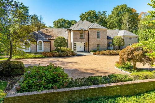 3 Pin Oak Ct, Glen Head, NY, 11545-2813 | Card Image