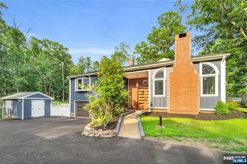 12 Haring Dr, Old Tappan, NJ, 07675-7323 | Card Image