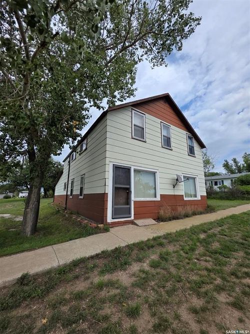 529-533 Railway Avenue, Mankota Rm No. 45, SK, S0H2T0 | Card Image