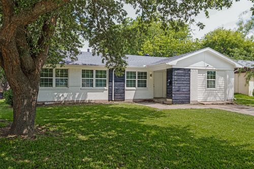 717 Willowbrook Dr, Mesquite, TX, 75149-2351 | Card Image
