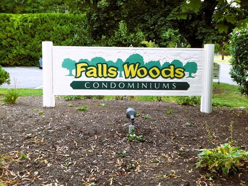 31-41 W Summit St, South Hadley, MA, 01075-2770 | Card Image
