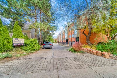 5 - 155 Woodbine Ave, Condo with 3 bedrooms, 2 bathrooms and 2 parking in Toronto ON | Image 2