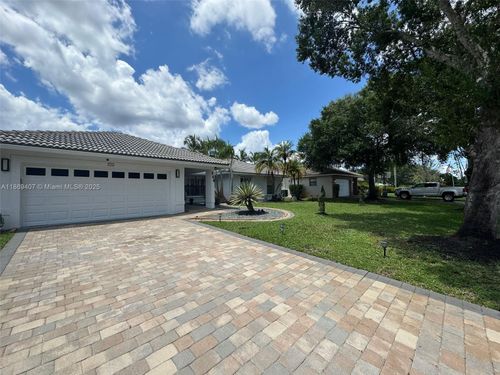 na-260 Nw 121st Ter, Coral Springs, FL, 33071-8040 | Card Image