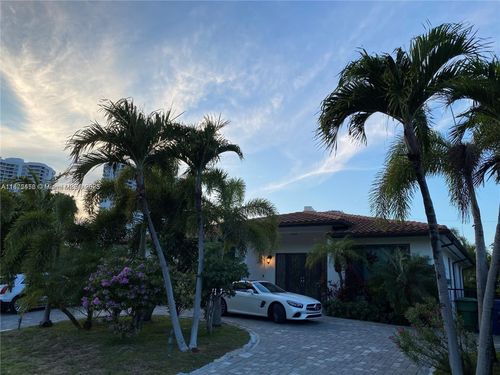 343 190th St, Sunny Isles Beach, FL, 33160-2329 | Card Image