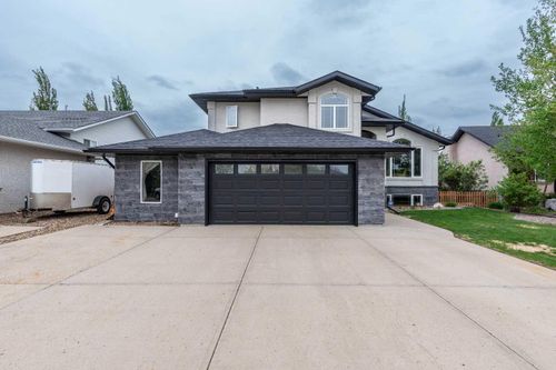 2912 65 Avenue Pl, Lloydminster, AB, T9V3H5 | Card Image