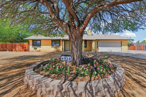 4934 Fortuna Ct, Yucca Valley, CA, 92284-6606 | Card Image