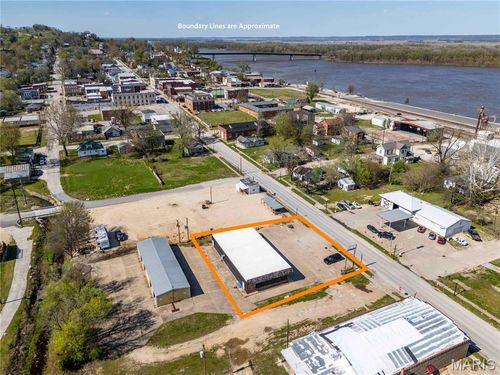 405 S 3rd St, Louisiana, MO, 63353-2007 | Card Image