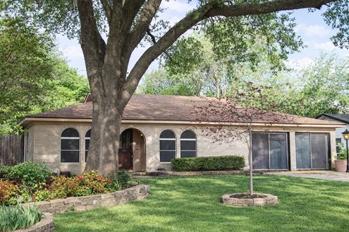 1118 Bryant St, Benbrook, TX, 76126-3418 | Card Image