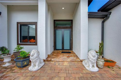 220 Ne 8th Pl, Cape Coral, FL, 33909-2595 | Card Image