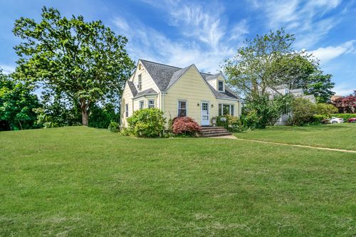 4 Jones St N, Patchogue, NY, 11772 | Card Image