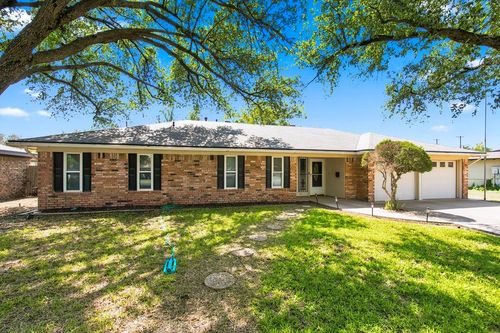 2213 Hughes St, Midland, TX, 79705-8335 | Card Image