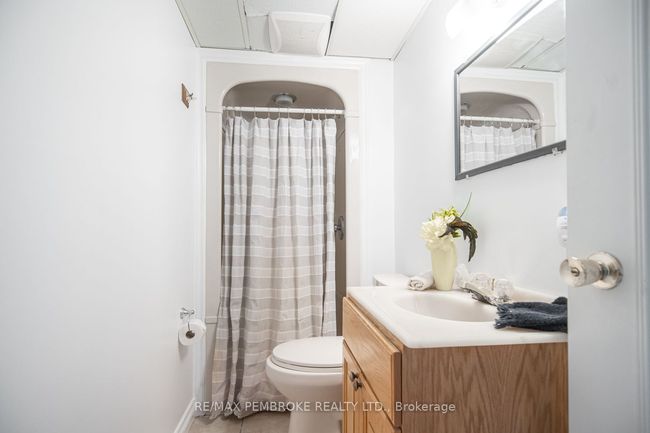 84 Frontenac Cres, House other with 5 bedrooms, 3 bathrooms and 4 parking in Deep River ON | Image 21