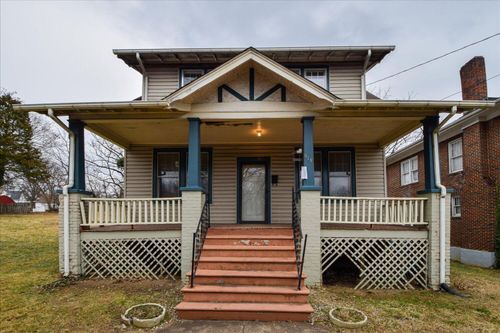 915 Lafayette Blvd Nw, Roanoke, VA, 24017-3927 | Card Image