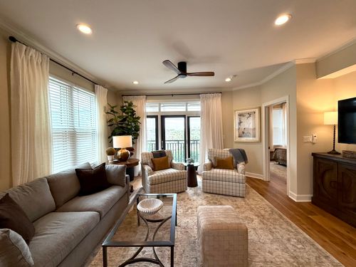 apt-225-33 Calhoun St, Charleston, SC, 29401-3553 | Card Image