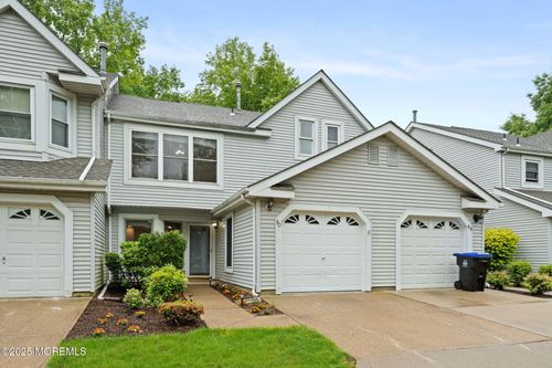90 Van Liew Ct, East Brunswick, NJ, 08816-5695 | Card Image