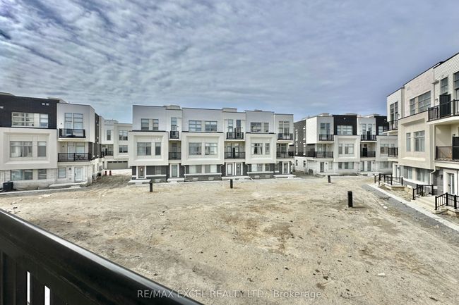 28 Alan Francis Lane, House attached with 3 bedrooms, 4 bathrooms and 1 parking in Markham ON | Image 19