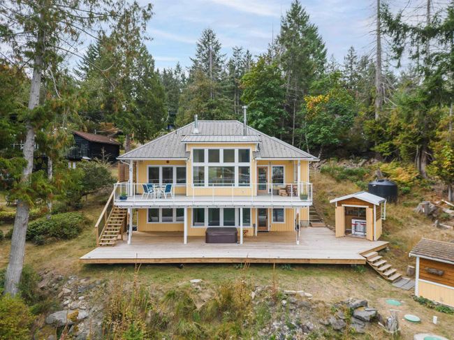 225 Mariners Way, House other with 2 bedrooms, 2 bathrooms and null parking in Mayne Island BC | Image 2