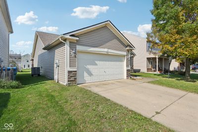 19489 Prairie Crossing Drive, House other with 3 bedrooms, 2 bathrooms and null parking in Noblesville IN | Image 3