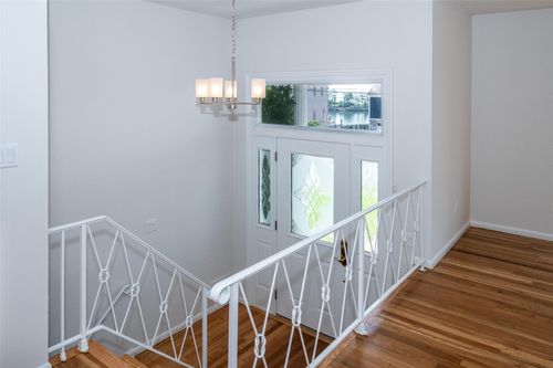 108 Kensington Oval, New Rochelle, NY, 10805-2906 | Card Image