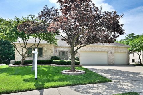121 Rose Dr, Bloomingdale, IL, 60108-1021 | Card Image