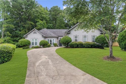 567 Shadow Oaks Dr, Stone Mountain, GA, 30087-4787 | Card Image