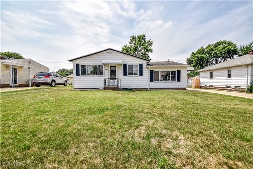 1842 Eldon Dr, Wickliffe, OH, 44092-1535 | Card Image