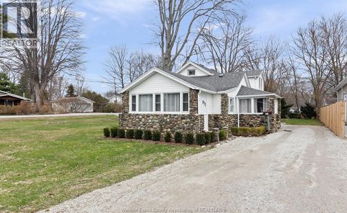 872 Erie Ave W, Kingsville, ON, N9Y3E1 | Card Image