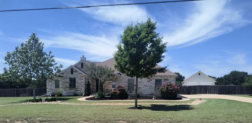 213 Dawn Dr, Liberty Hill, TX, 78642-4613 | Card Image