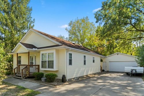 2332 Hillstock Ave, Akron, OH, 44312-2445 | Card Image