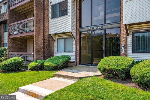 811 Edison Glen Ter, Edison, NJ, 08837-2930 | Card Image